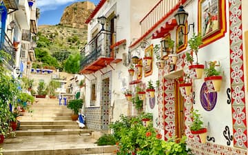 Villa rentals in Alicante, contact the owners direct