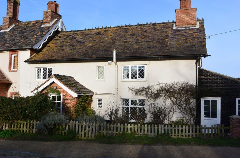 Holiday Cottages Corton, Suffolk No Booking Fees