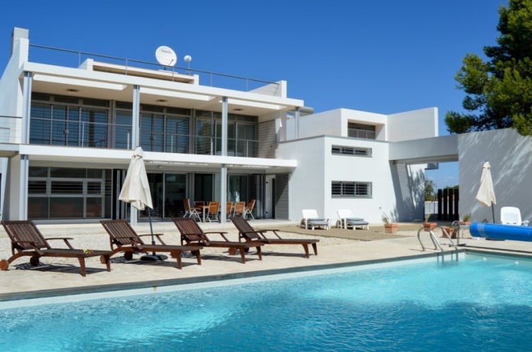 Villa Rentals Cádiz No Booking Fees